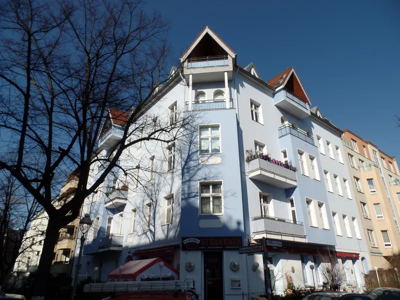 Helle 2 Zimmer Dachgeschosswohnung — photo 1